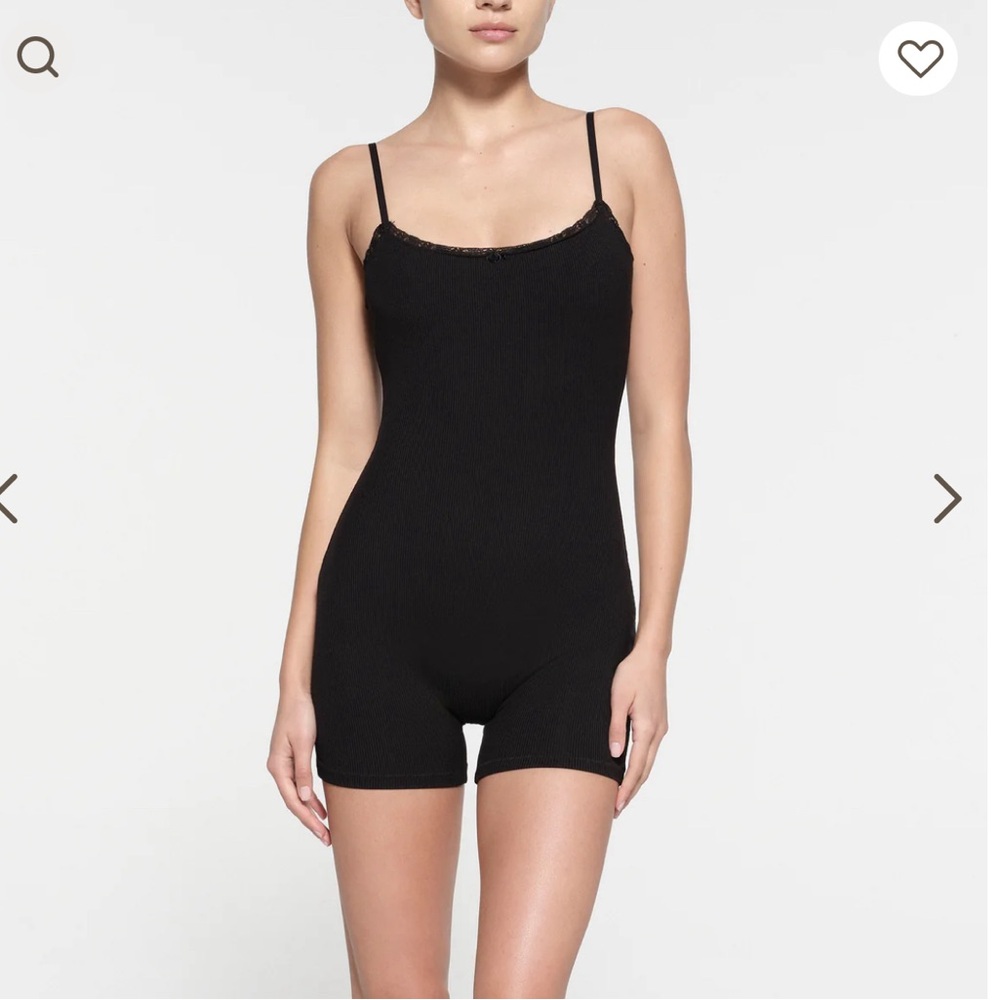 New With‎ Tags SKIMS Soft Lounge Scoop Bodysuit ( Onyx L)